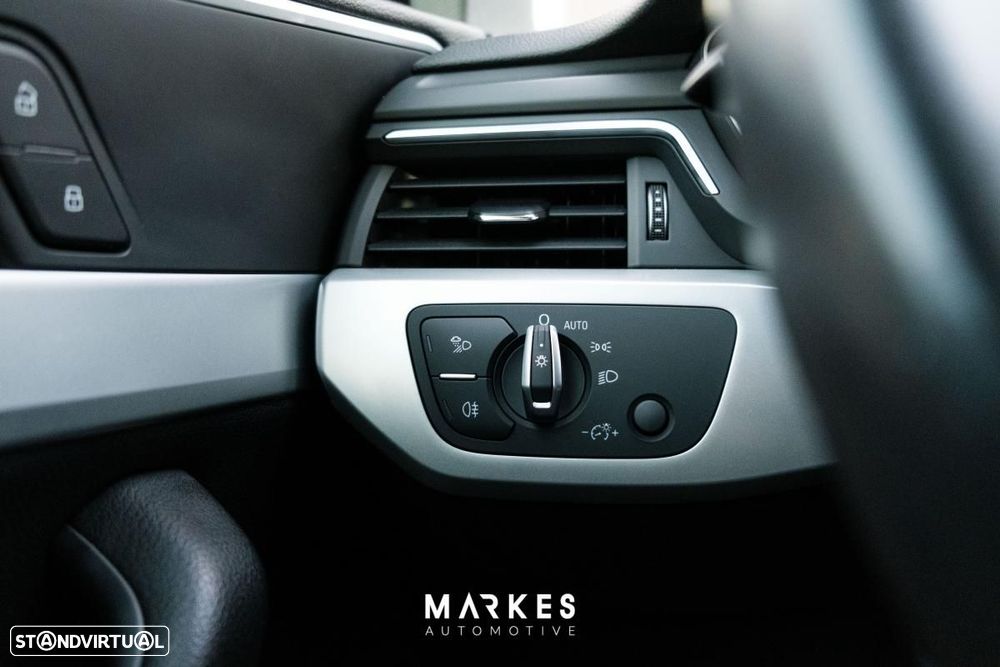 Audi A4 2.0 TDI Design S tronic - 17