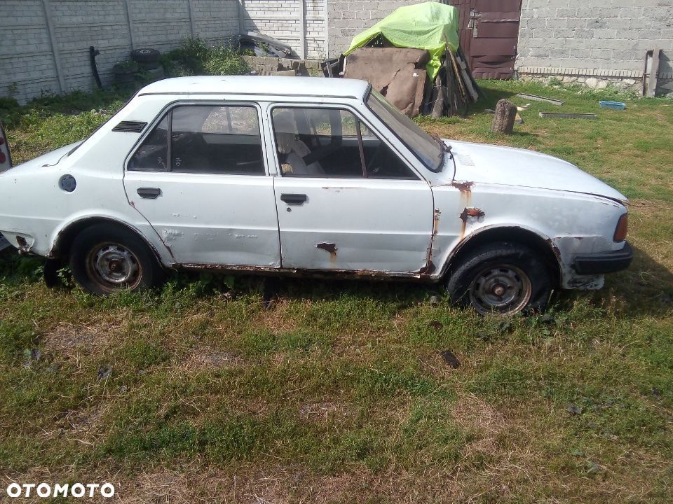 Skoda 105 120 135 105L fotel  siedzenie kanapa - 1