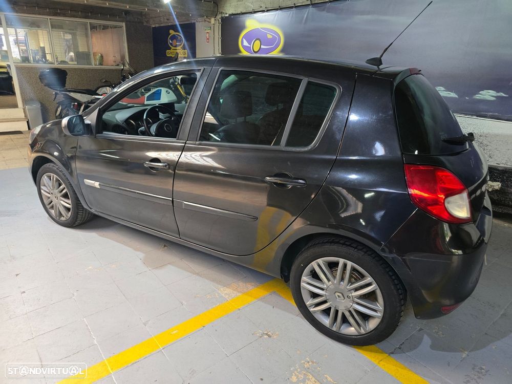 Renault Clio 1.2 16V Confort - 4