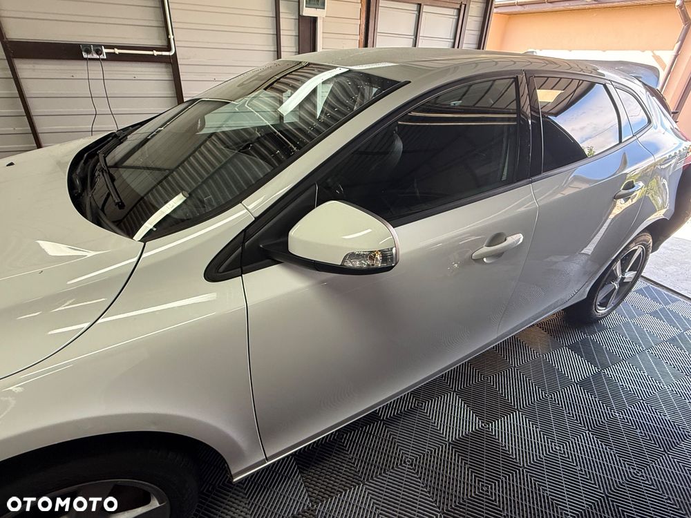 Volvo V40 D3 Momentum - 11