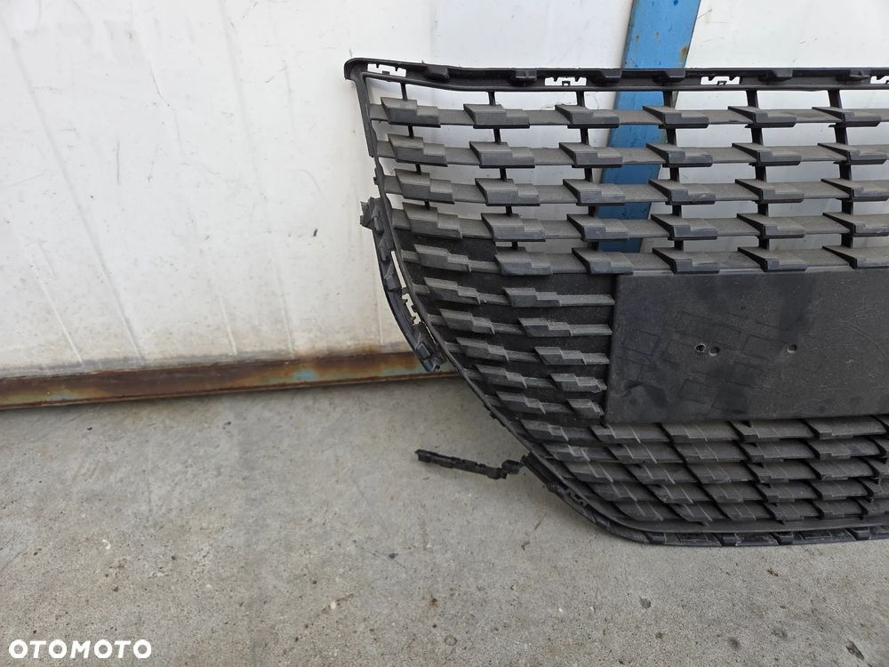 Grill Atrapa kratka zderzaka przedniego Peugeot 208 II - 2