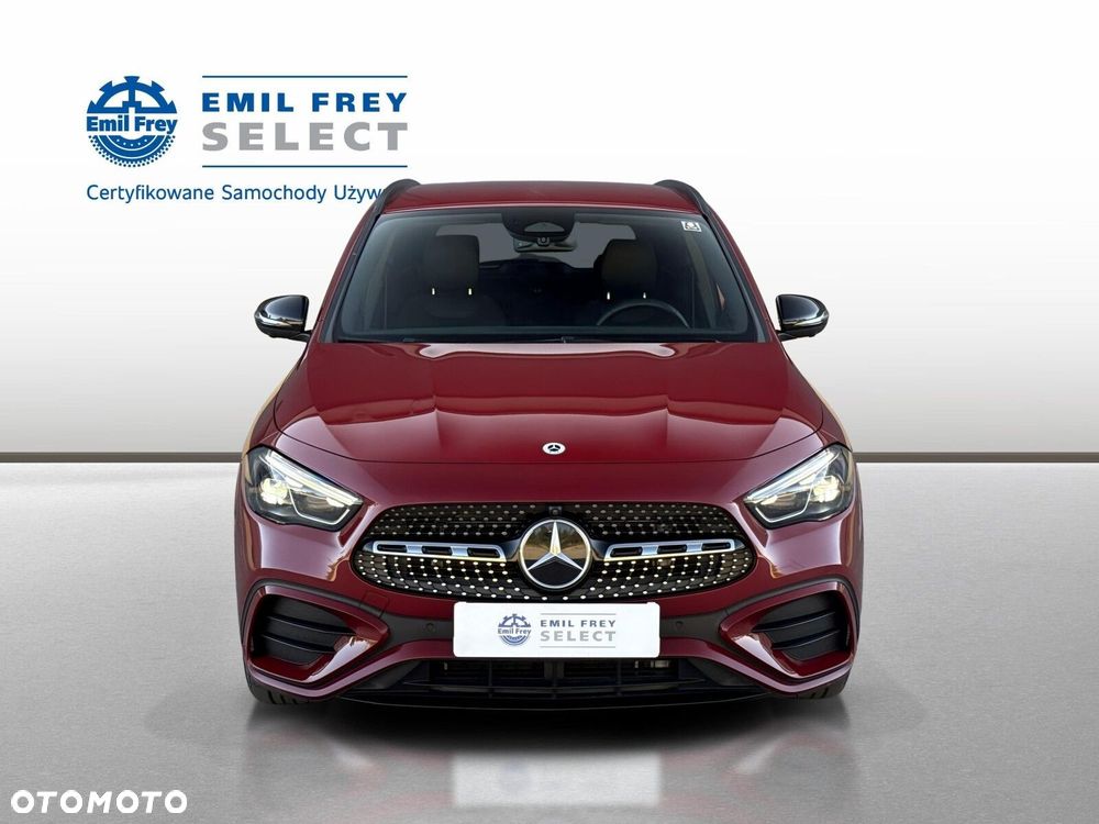Mercedes-Benz GLA - 9