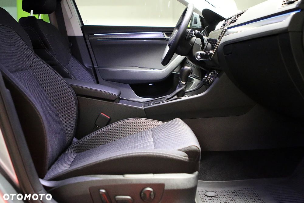 Skoda Superb 2.0 TSI Style DSG - 23