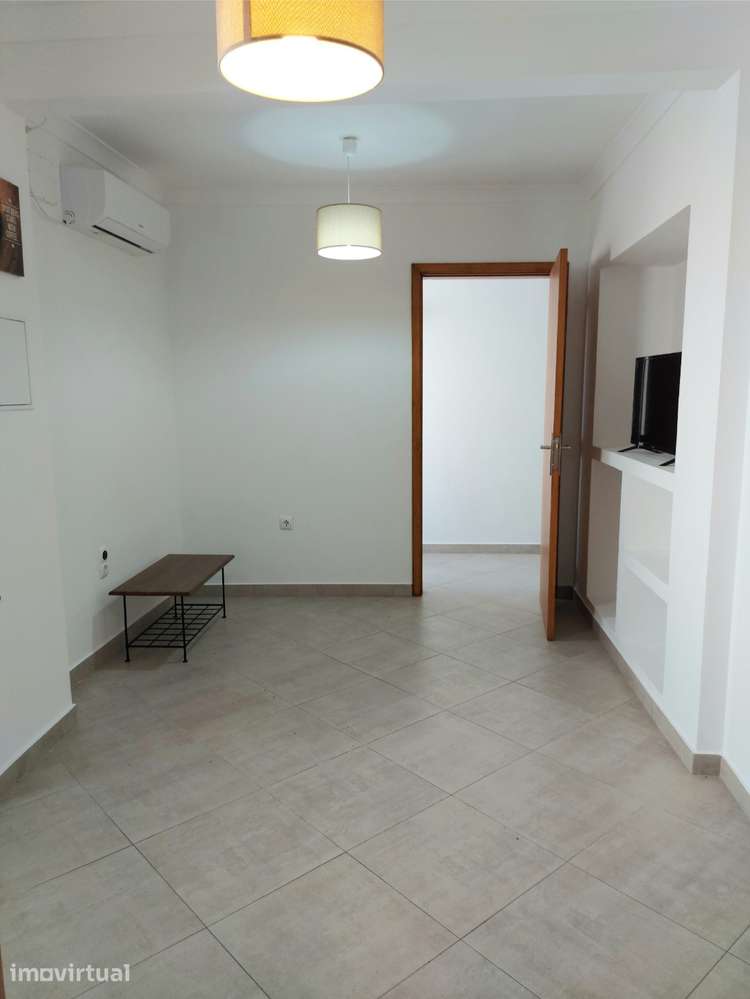 Moradia Geminada T1 + 1 - Vila de Frades - Grande imagem: 5/16