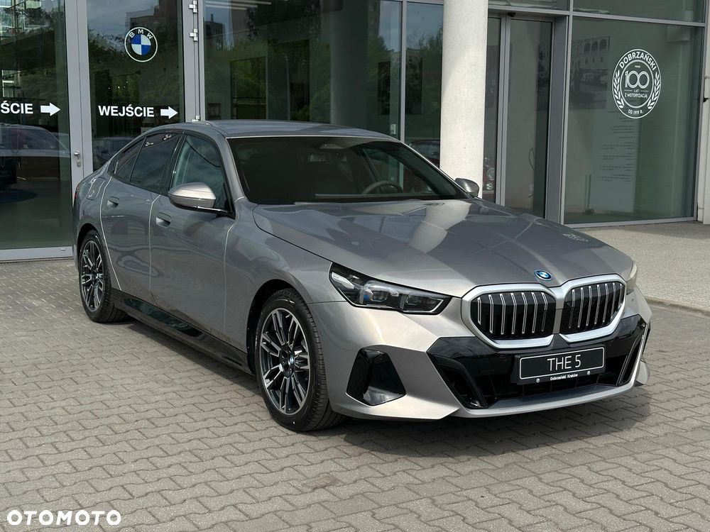 BMW Seria 5 530e xDrive PHEV - 8