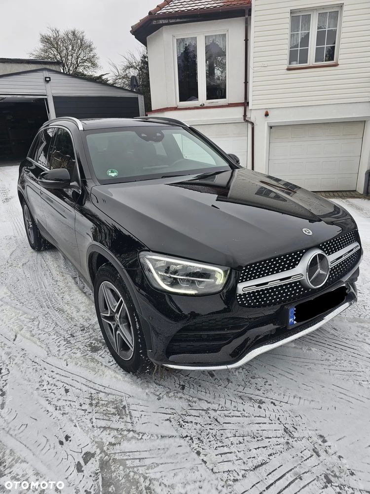 Mercedes-Benz GLC 300 e 4-Matic AMG Line - 2
