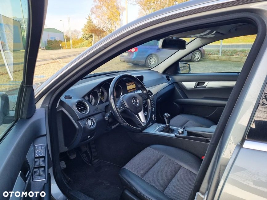 Mercedes-Benz Klasa C 180 Kompressor Avantgarde - 14