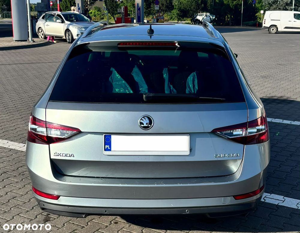 Skoda Superb 2.0 TDI Ambition - 9
