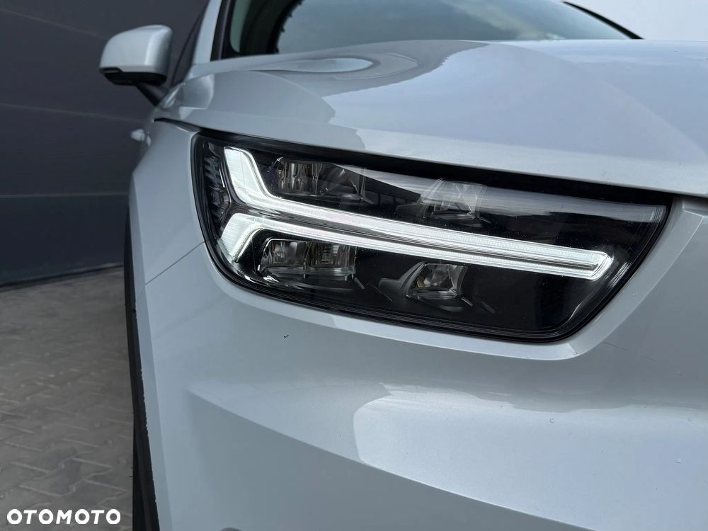 Volvo XC 40 T2 Momentum Core - 16