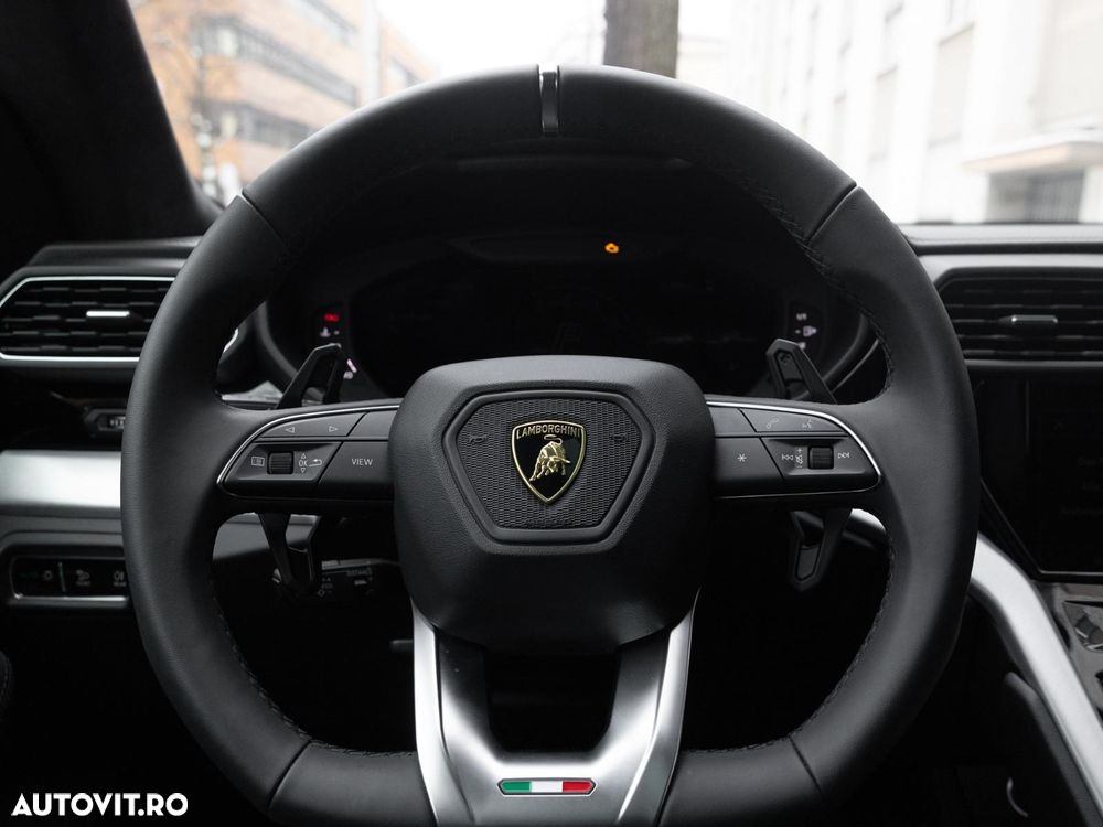 Lamborghini URUS - 26