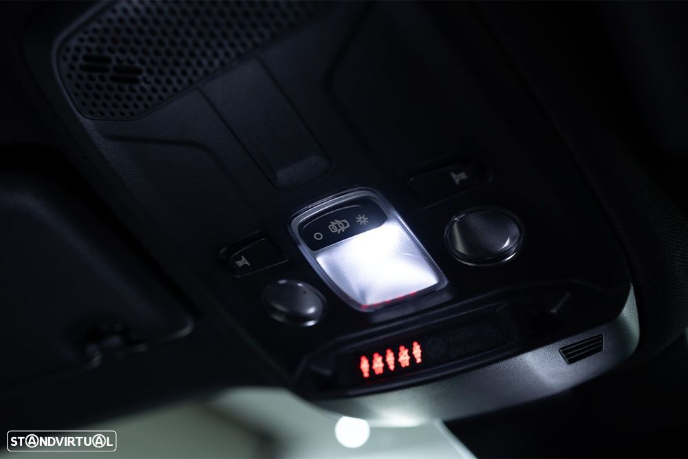 Peugeot 2008 1.2 PureTech Allure Pack - 42