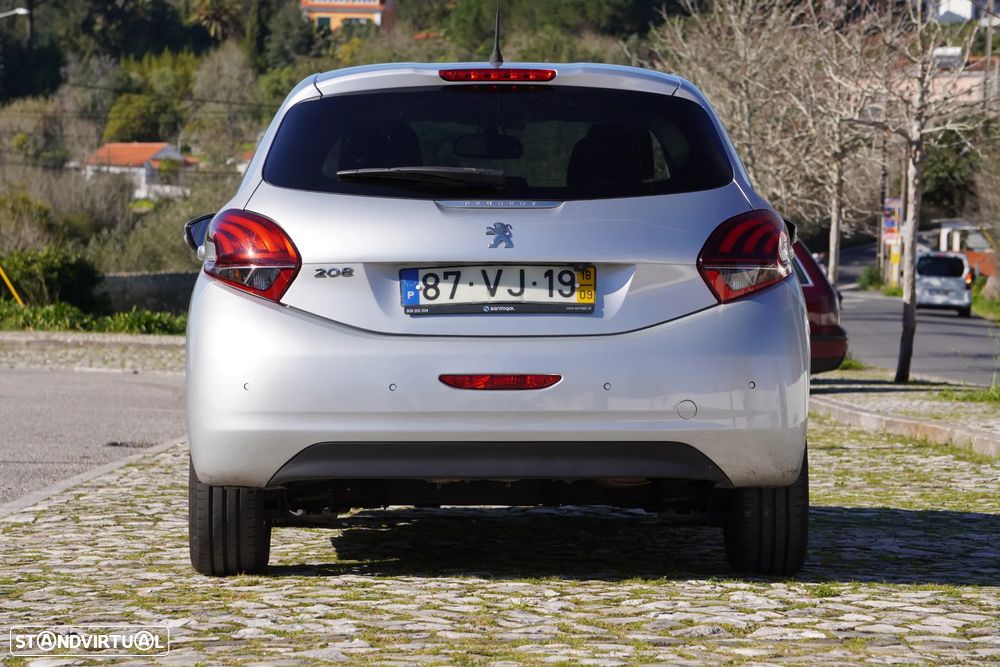 Peugeot 208 1.2 PureTech Signature - 9