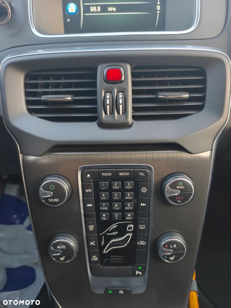 Volvo V40 D2 Summum - 22