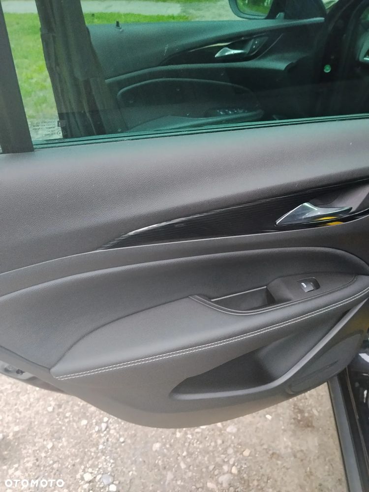 Opel Insignia - 17