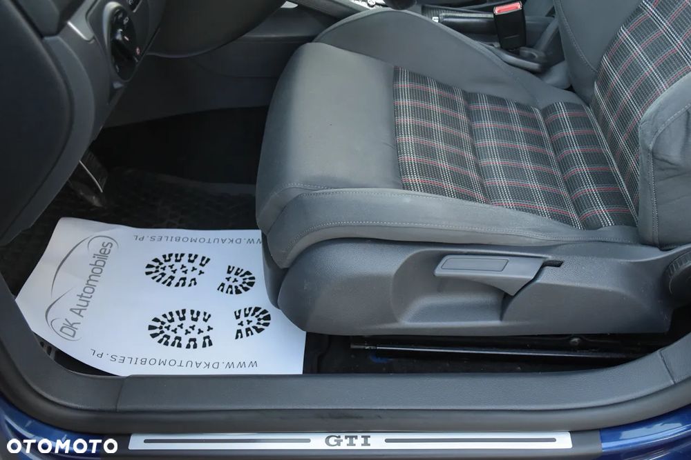 Volkswagen Golf 2.0 GTI DSG - 21