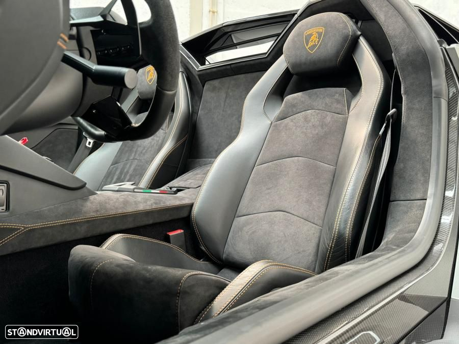 Lamborghini Aventador S - 14