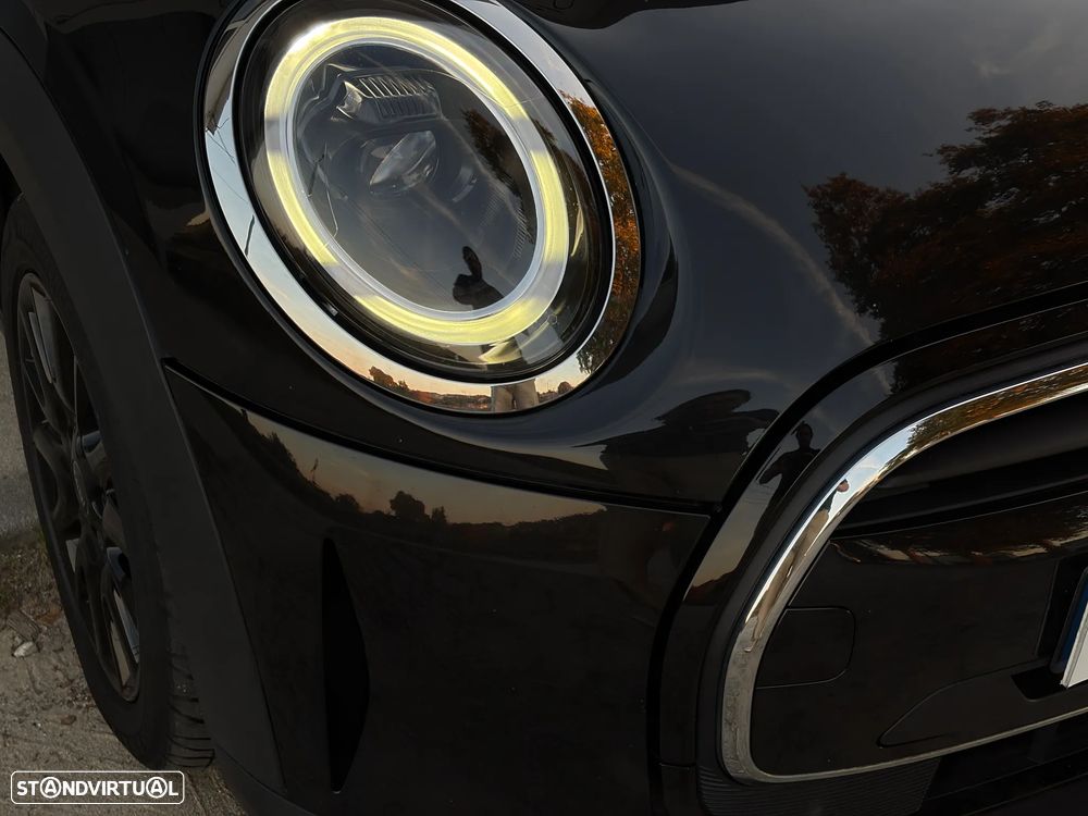 MINI 5 Portas Cooper Aut. Essential - 13