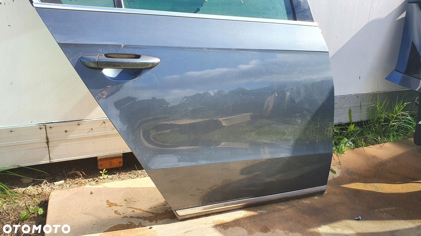 VW Passat B7 Sedan Drzwi Prawe Tylne LK7X - 2