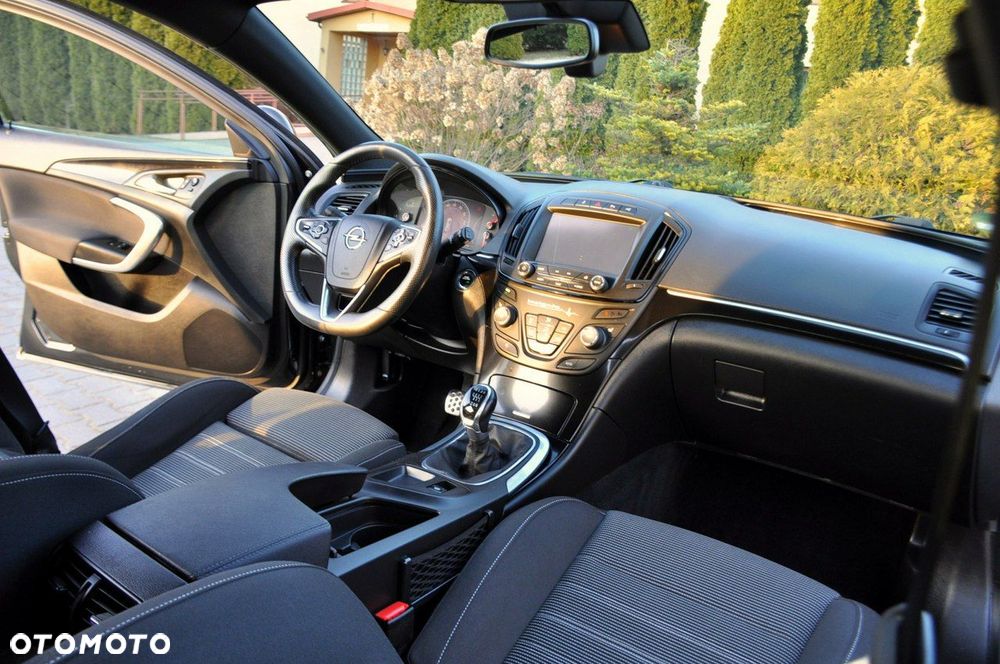 Opel Insignia - 24