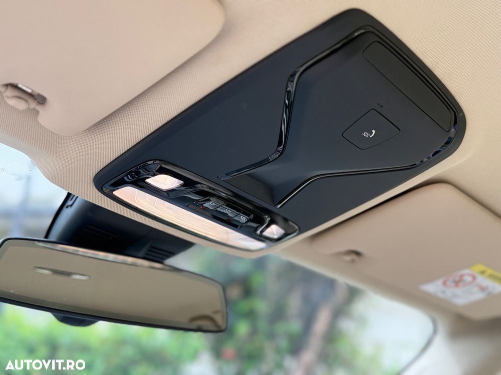 BMW Seria 3 330e Aut. - 38