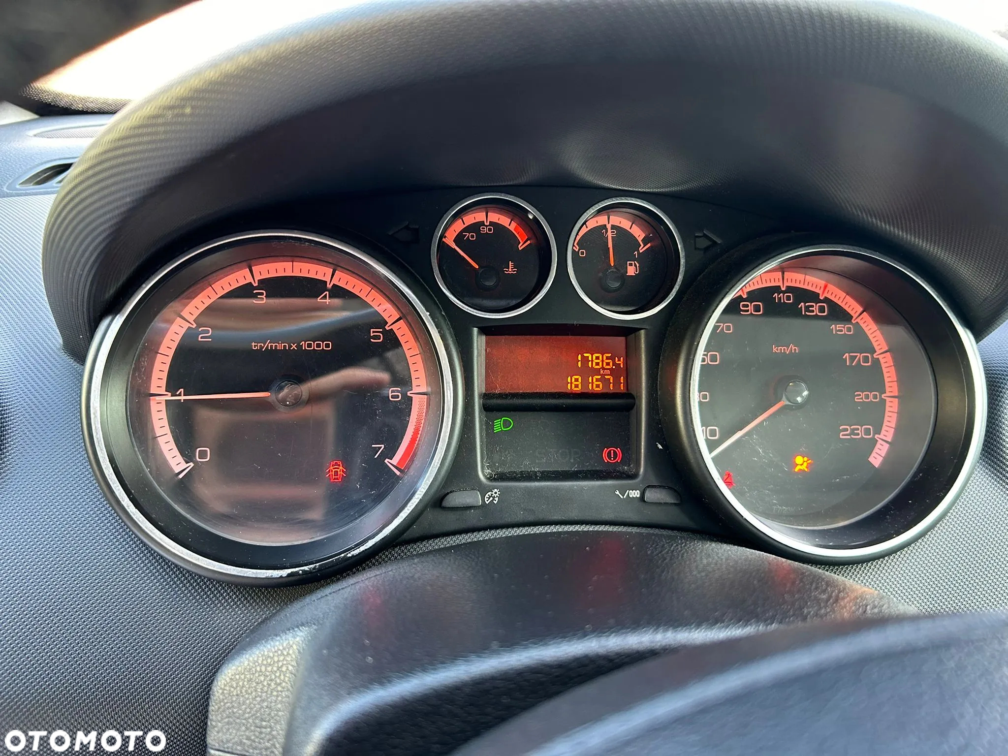 Peugeot 308 1.6 Premium - 9