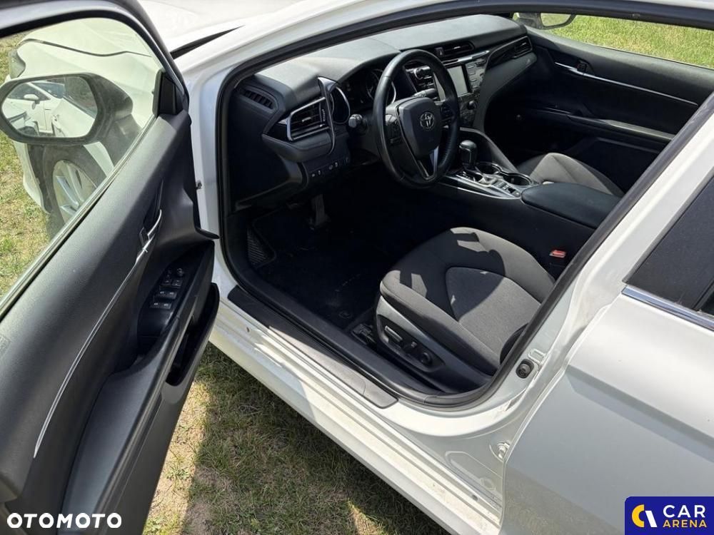 Toyota Camry - 12