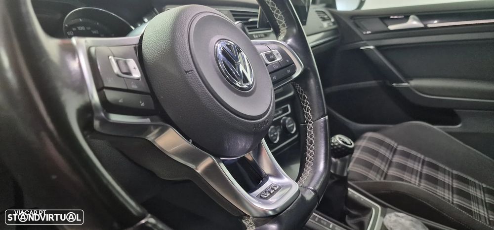 VW Golf 2.0 TDI GTD - 23