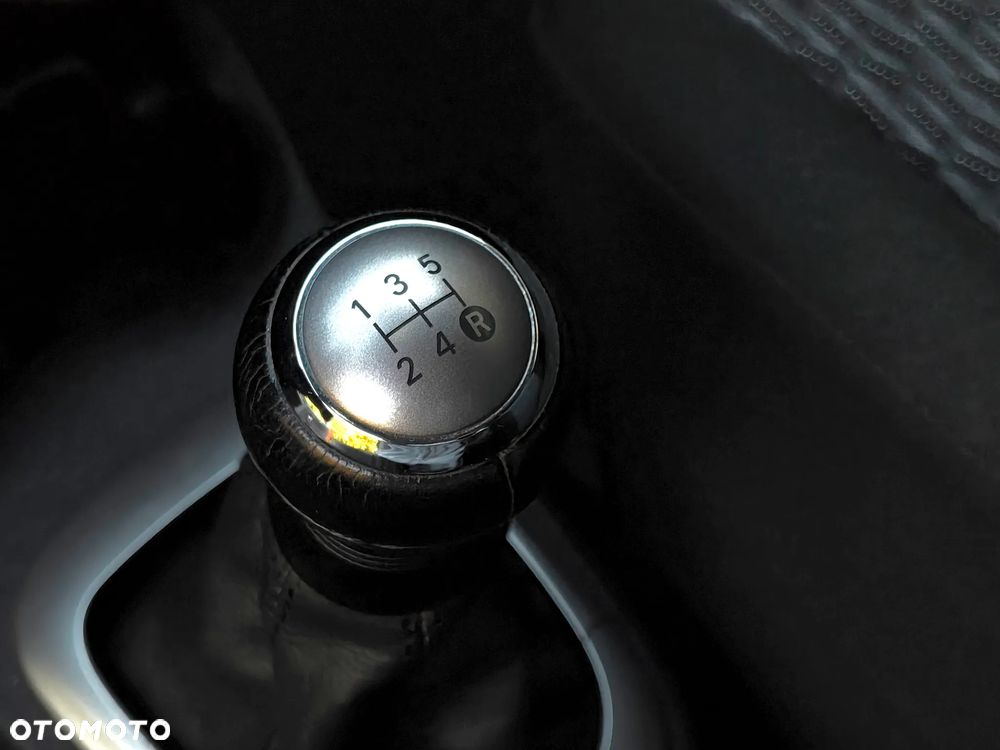 Toyota Yaris 1.0 Premium EU6 - 23
