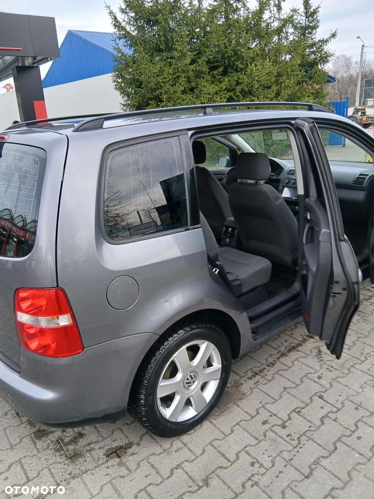 Volkswagen Touran 1.6 Conceptline - 3