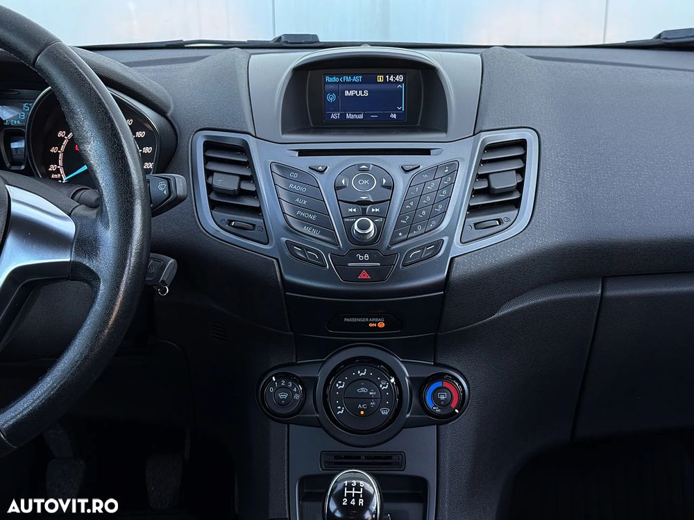 Ford Fiesta 1.5 TDCi Ambiente - 20