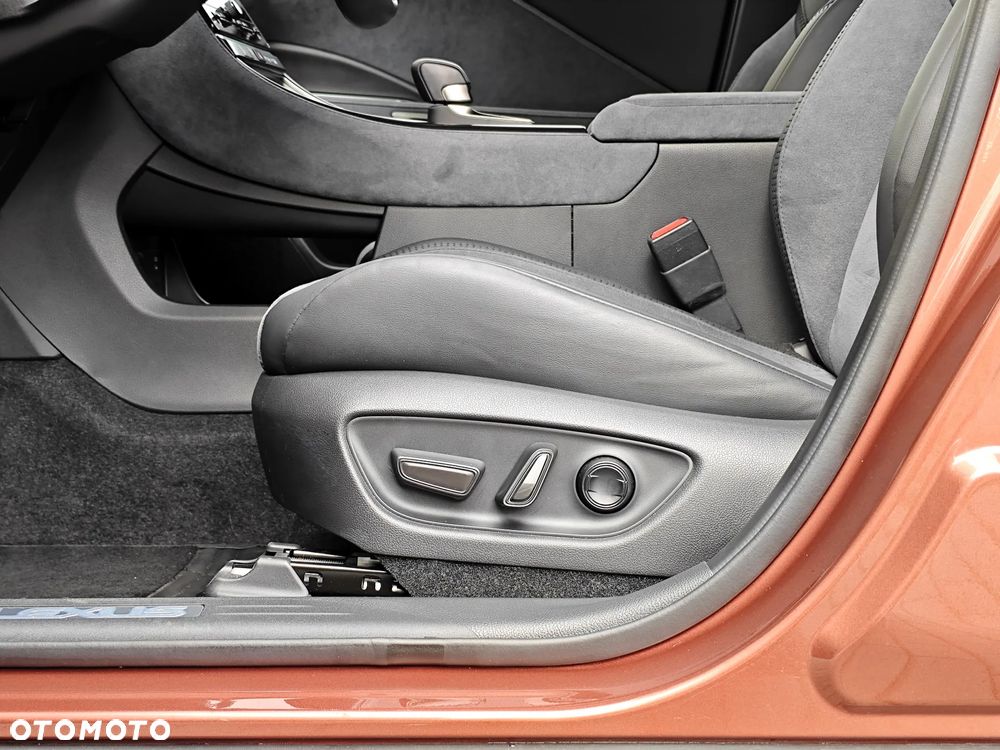 Lexus LBX 1.5 Hybrid Original Edition AWD - 13