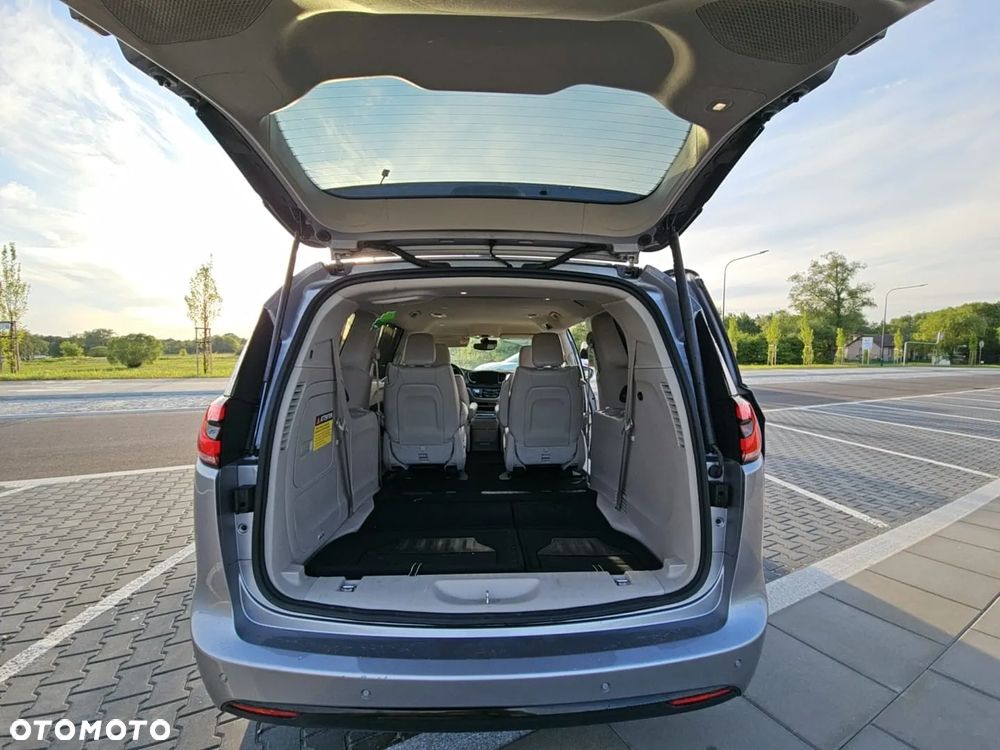 Chrysler Pacifica - 12