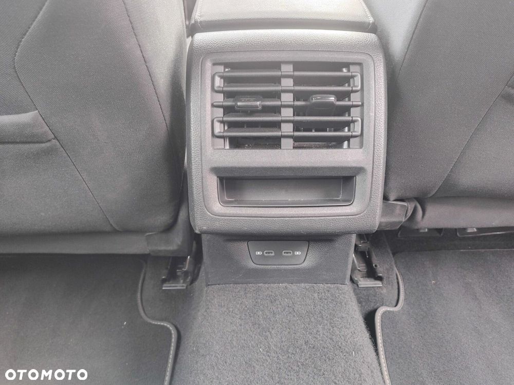 Volkswagen Golf Variant 2.0 TDI Life - 28