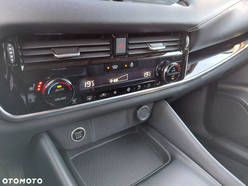 Nissan Qashqai 1.3 DIG-T mHEV N-Connecta Xtronic - 17