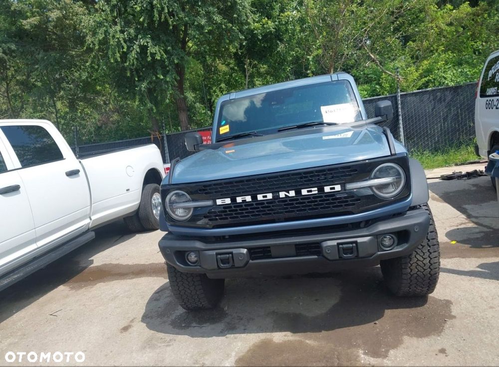 Ford Bronco - 2