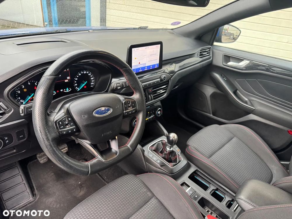 Ford Focus 1.0 EcoBoost ST-Line X - 24