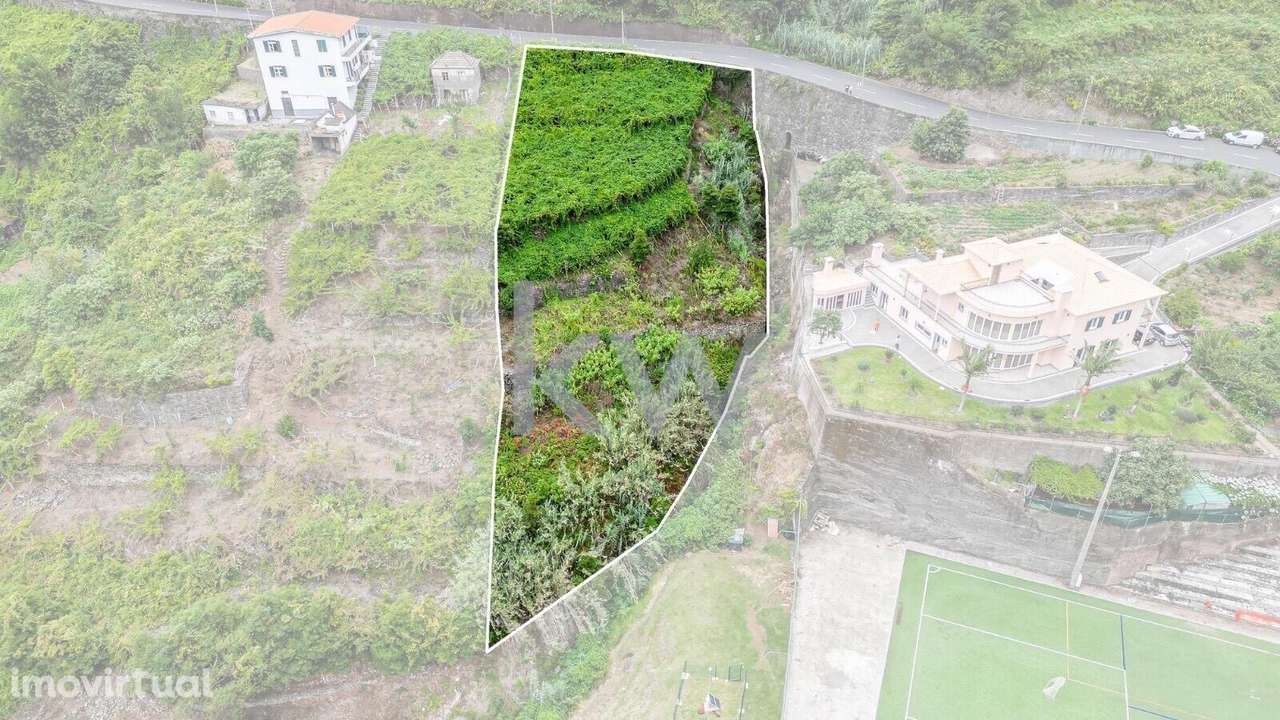 Lote de Terreno com área total de 2,105m2, localizado em zona calma de - Grande imagem: 2/10
