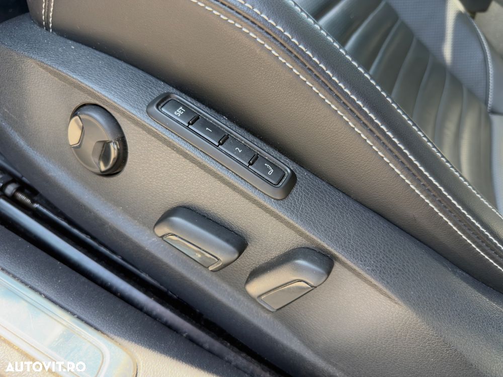 Volkswagen Passat 2.0 TDI SCR Elegance - 9