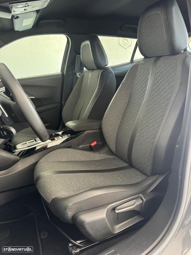 Peugeot 2008 1.2 PureTech Allure EAT8 - 24