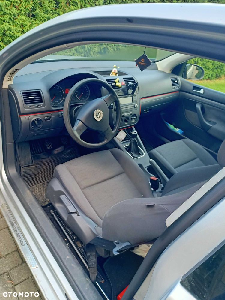 Volkswagen Golf - 8