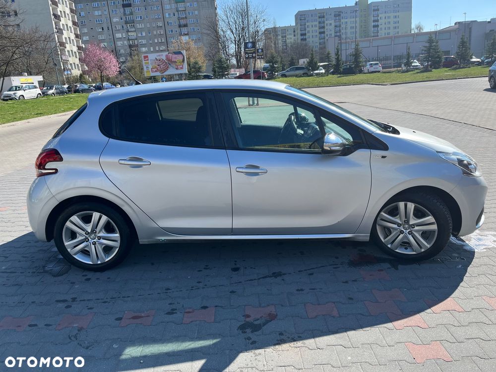 Peugeot 208 1.2 PureTech Style - 4