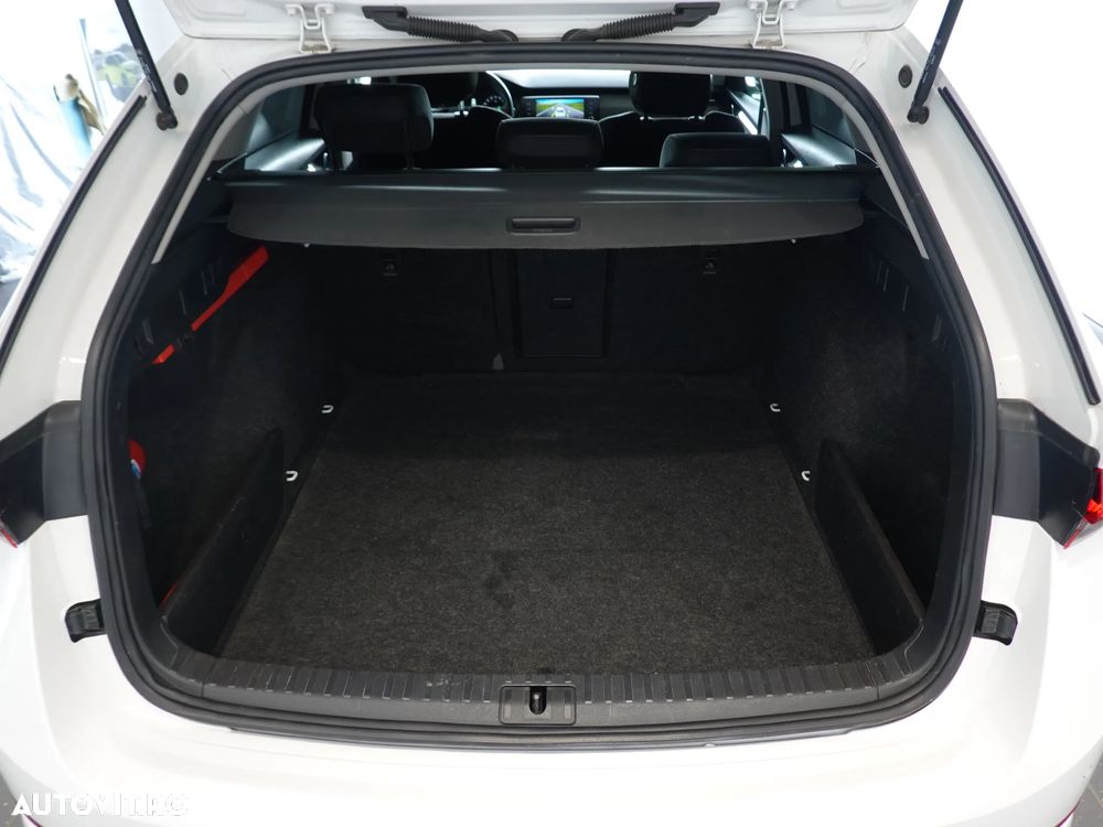 Skoda Octavia 2.0 TDI DSG Ambition - 36