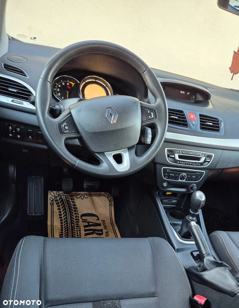 Renault Megane 1.6 16V 110 LIMITED - 17