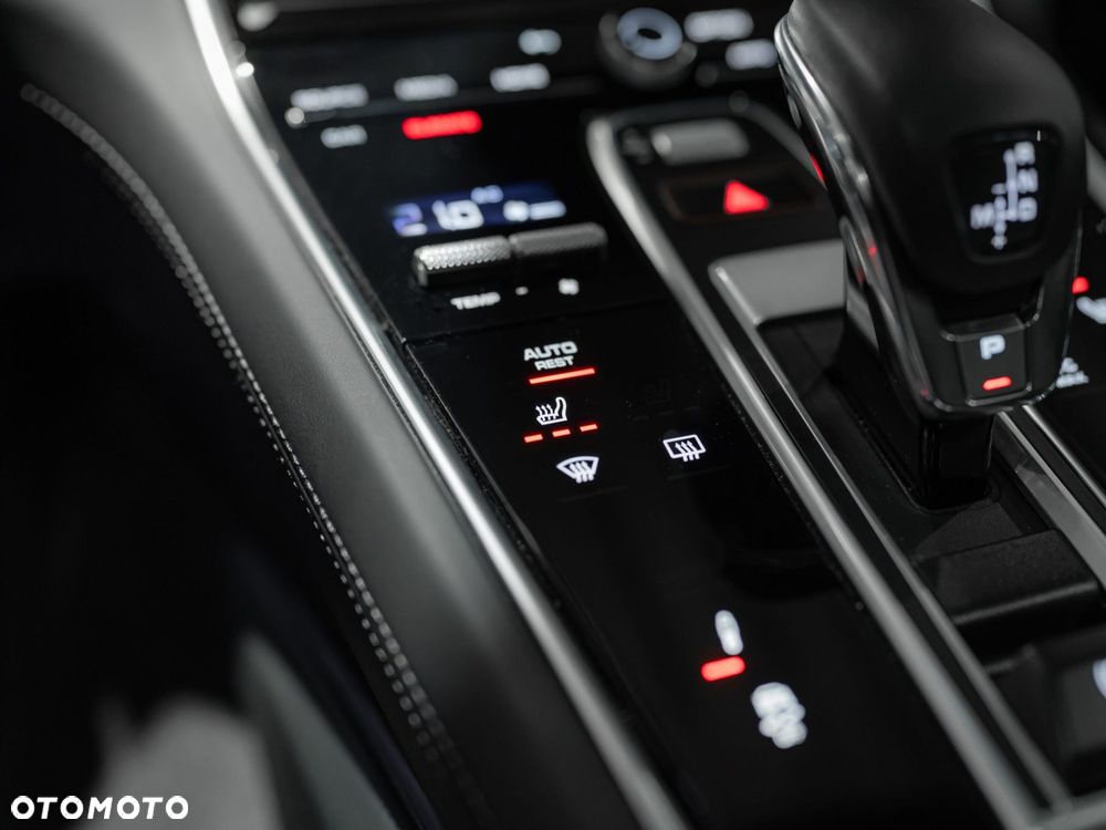 Porsche Panamera 4 E-Hybrid Sport Turismo Platinum Edition - 30