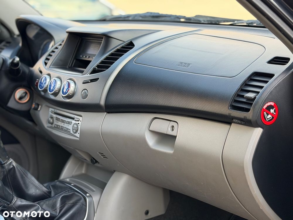 Mitsubishi L200 Pick Up 4x4 Intense Club Cab - 35