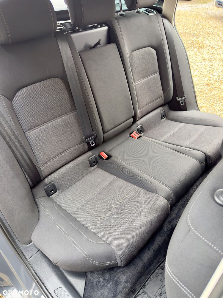 Volkswagen Passat - 30