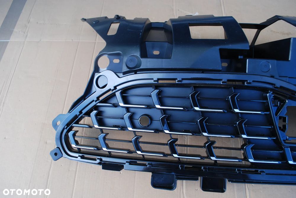 ATRAPA GRILL TOYOTA YARIS CROSS BARDZO ŁADNY - 2