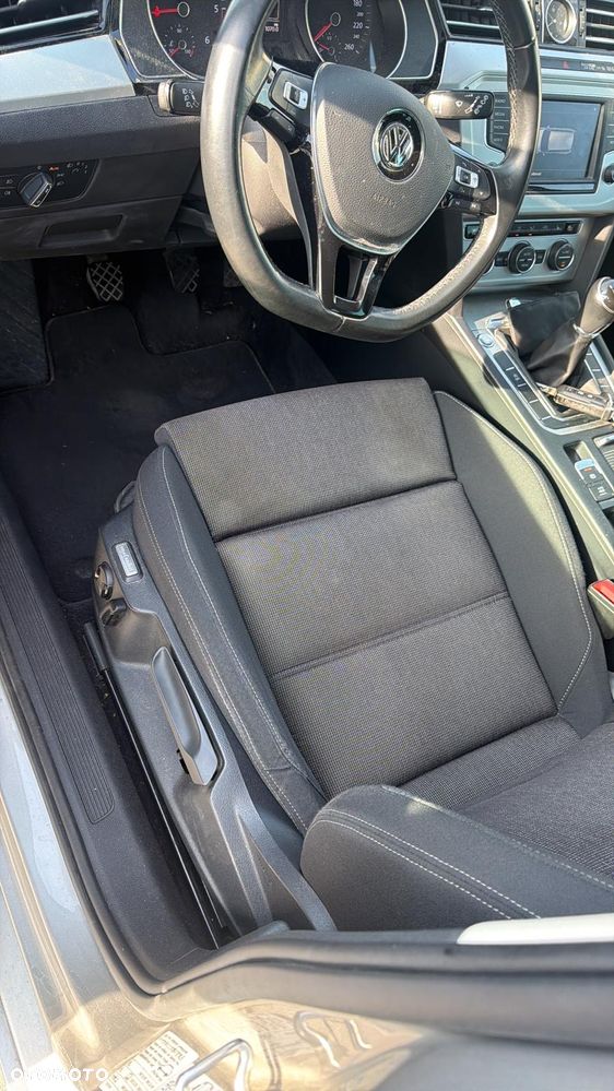 Volkswagen Passat 2.0 TDI (BlueMotion Technology) Highline - 12