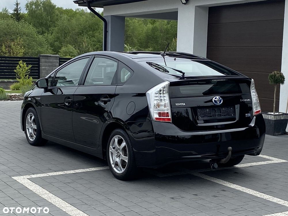 Toyota Prius (Hybrid) - 5