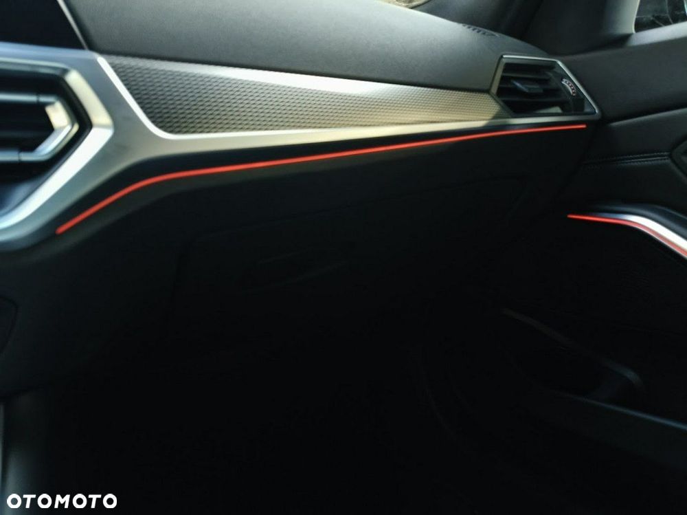 BMW Seria 3 320i M Sport - 37